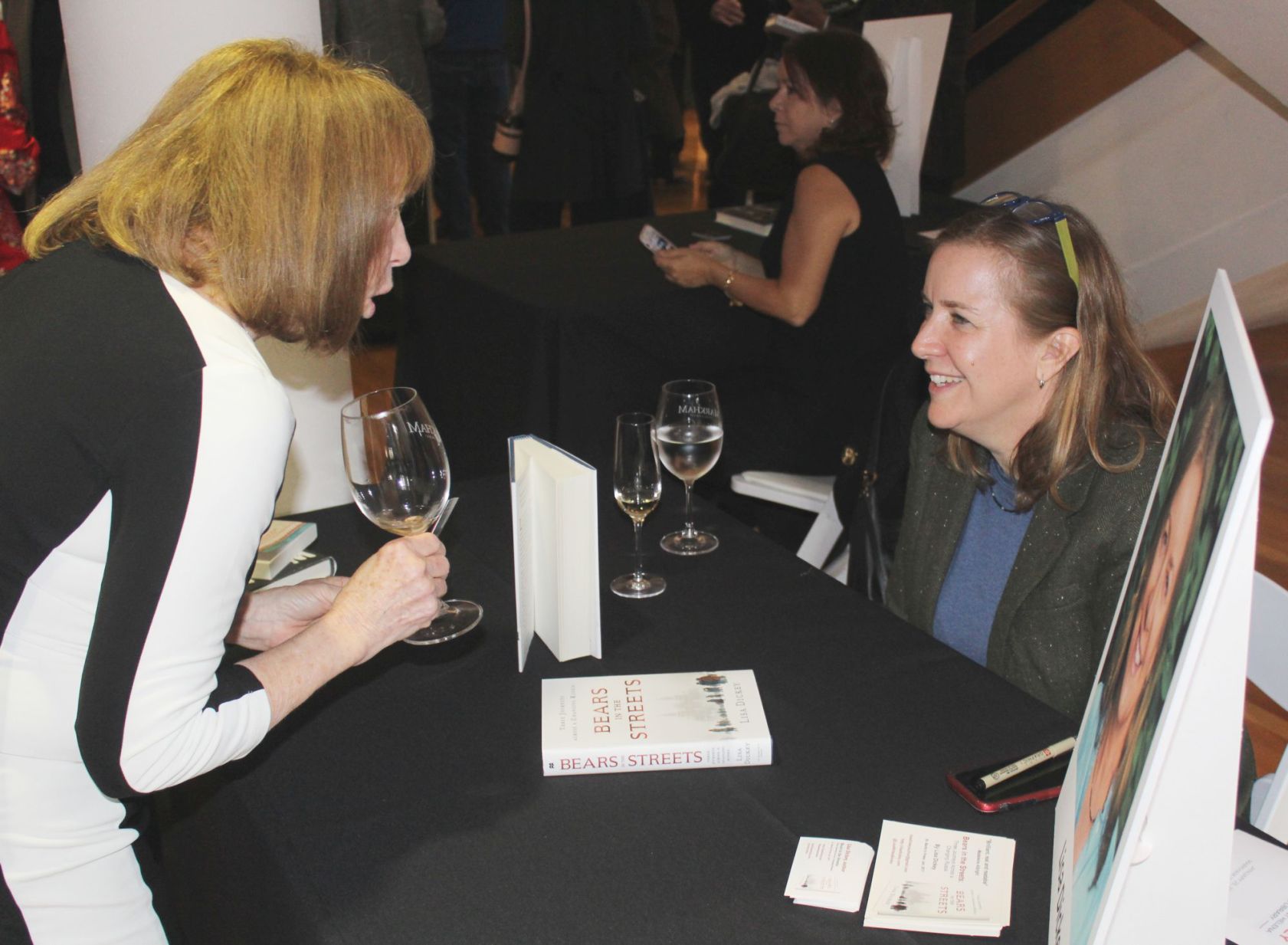 Jodine Whisten, Lisa Dickey